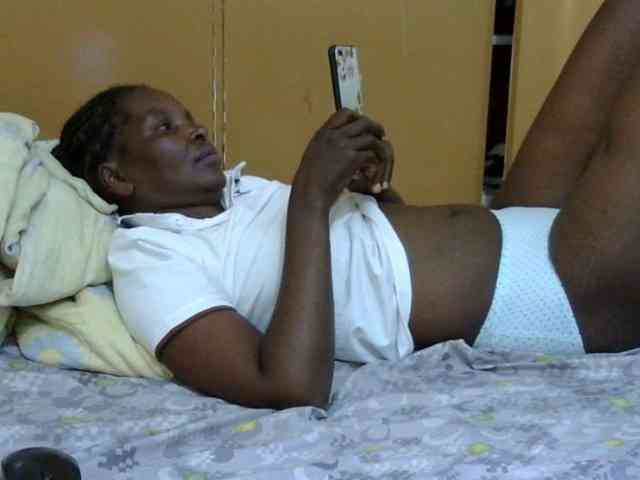 Sweet-mommy webcam