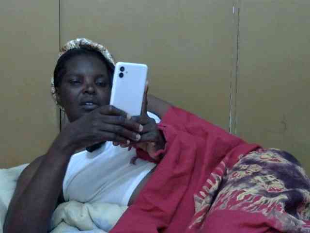 Sweet-mommy webcam