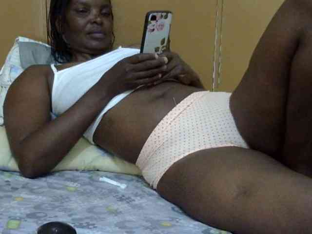 Sweet-mommy webcam