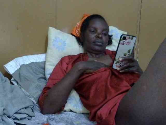 Sweet-mommy webcam