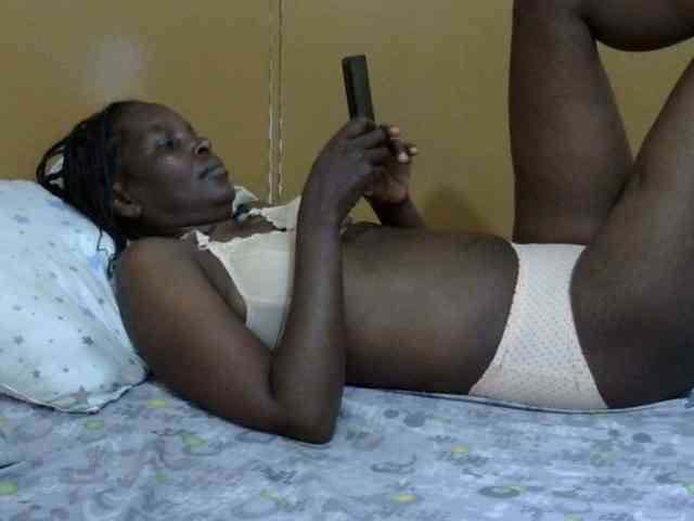 Sweet-mommy webcam