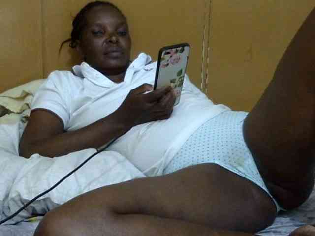Sweet-mommy webcam