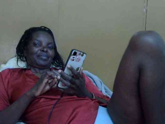 Sweet-mommy webcam
