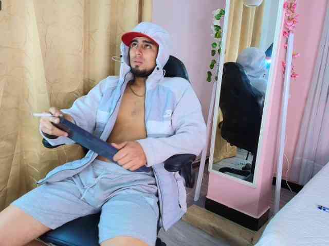 RockyMasterr Live Webcam on BongaCams