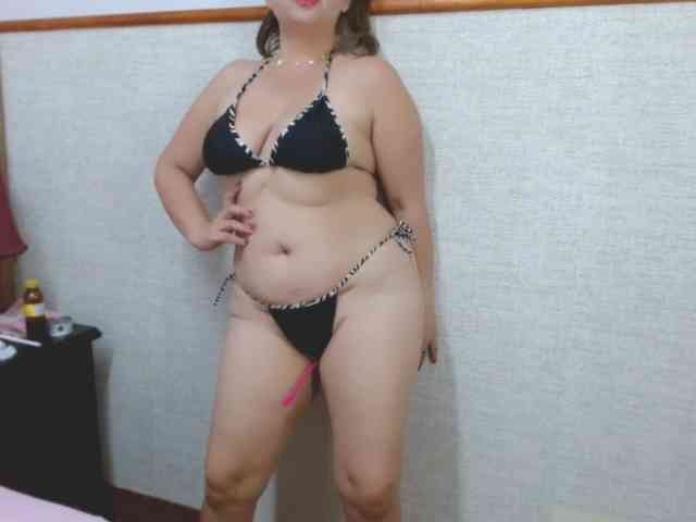 AlexaBenet webcam