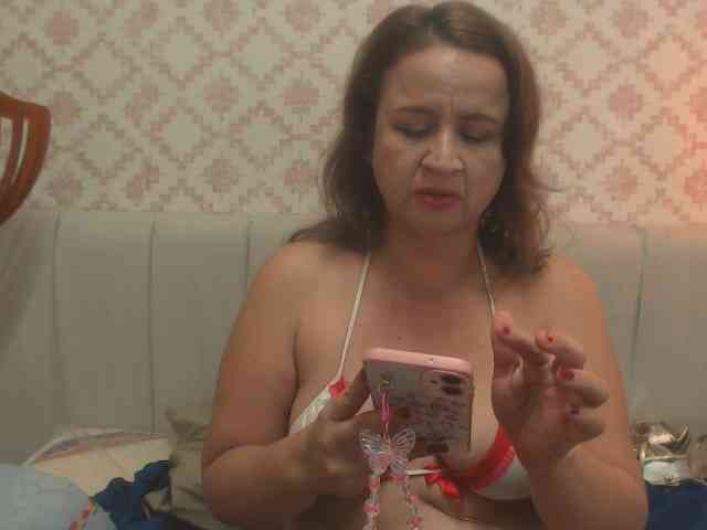 AlexaBenet webcam