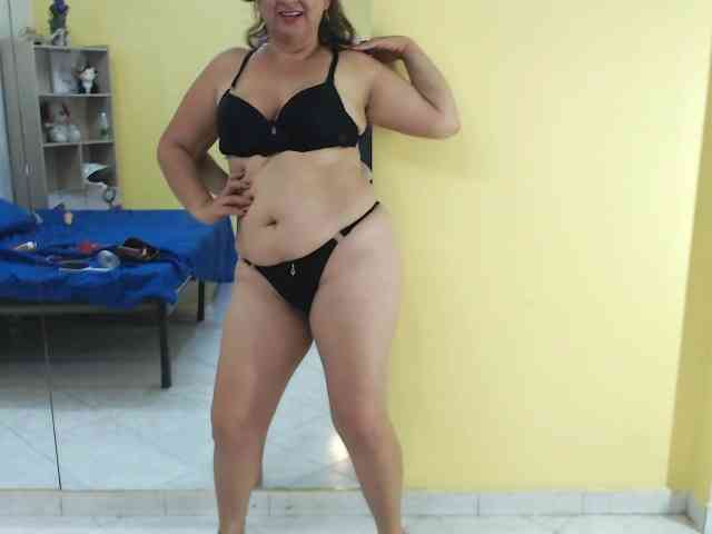AlexaBenet webcam