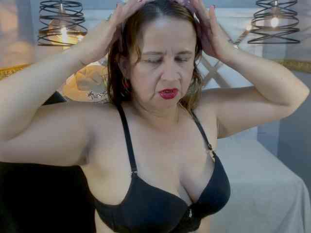AlexaBenet webcam