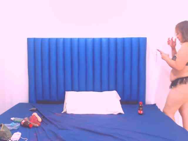 AlexaBenet webcam