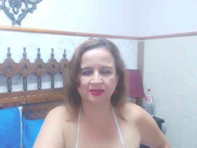 AlexaBenet webcam