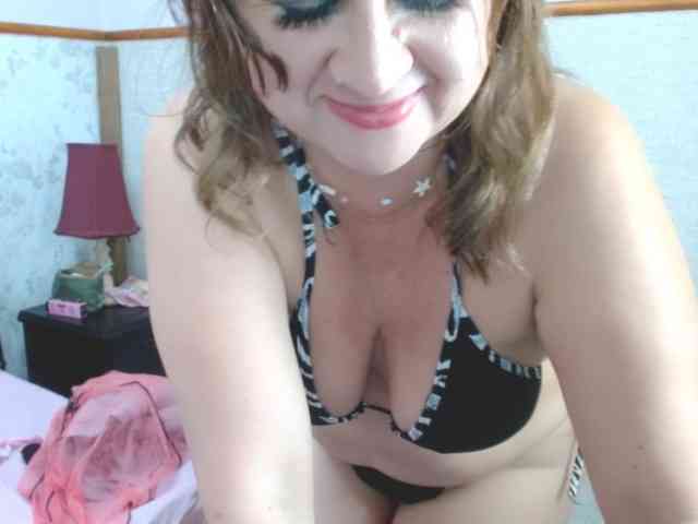 AlexaBenet webcam