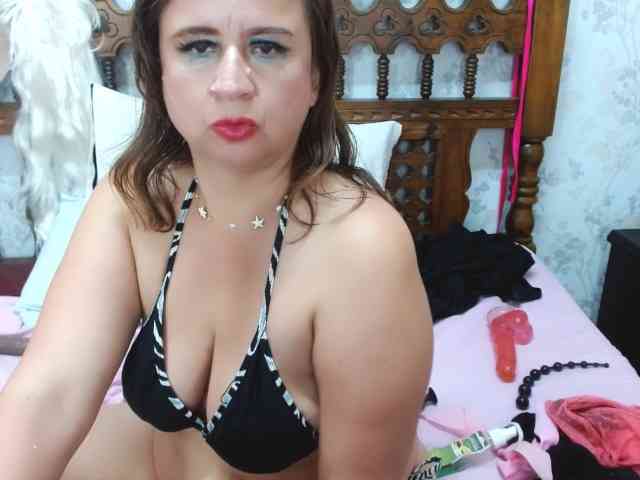 AlexaBenet webcam