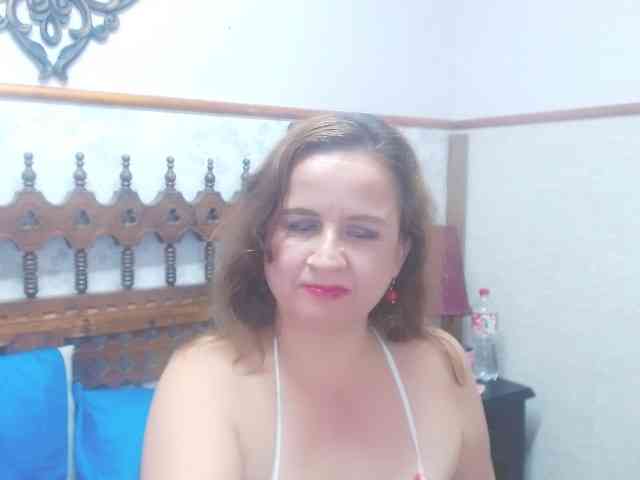 AlexaBenet webcam