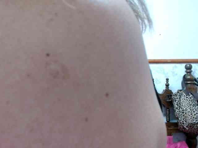AlexaBenet webcam