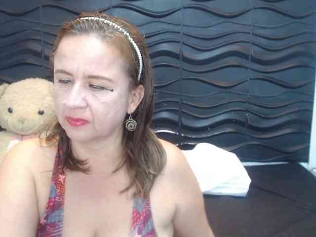 AlexaBenet webcam