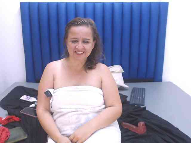 AlexaBenet webcam