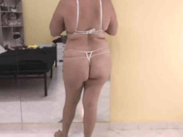 AlexaBenet webcam