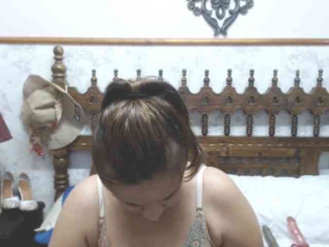 AlexaBenet webcam