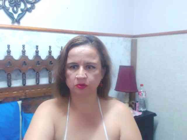 AlexaBenet webcam