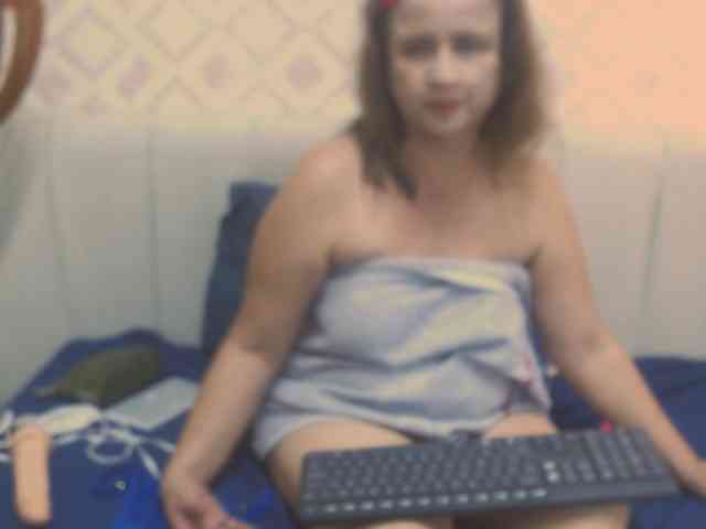 AlexaBenet webcam