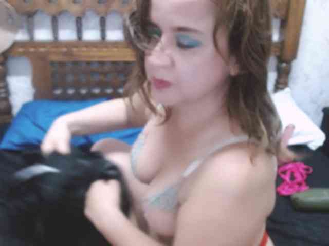 AlexaBenet webcam