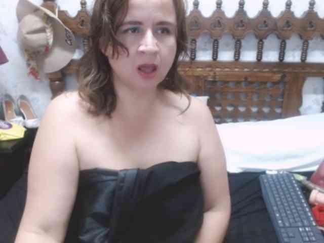 AlexaBenet webcam