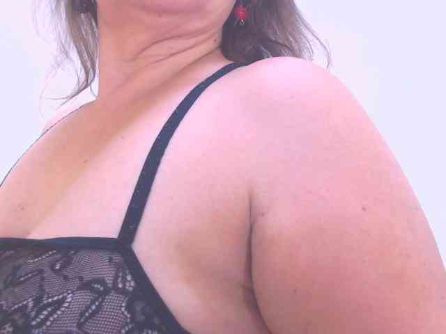 AlexaBenet webcam