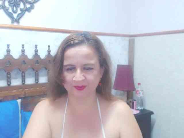 AlexaBenet webcam
