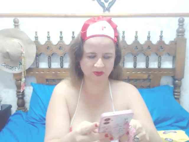 AlexaBenet webcam