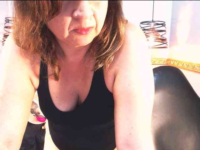 AlexaBenet webcam