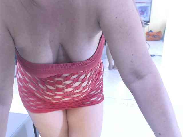 AlexaBenet webcam