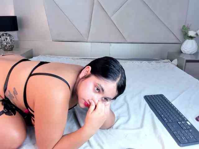 MelodyyJones webcam