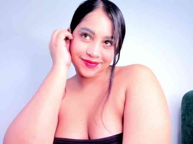 MelodyyJones webcam