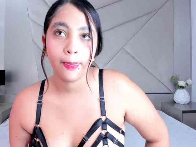 MelodyyJones webcam