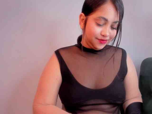 MelodyyJones webcam