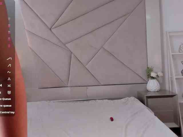 MelodyyJones webcam