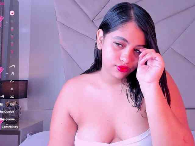MelodyyJones webcam