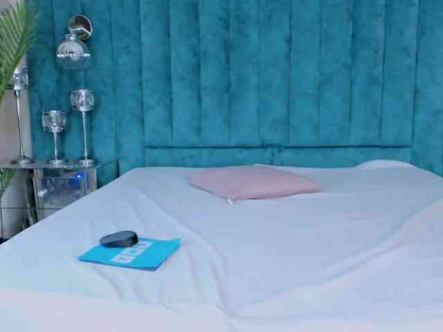 MelodyyJones webcam