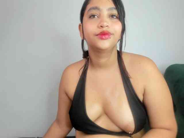 MelodyyJones webcam