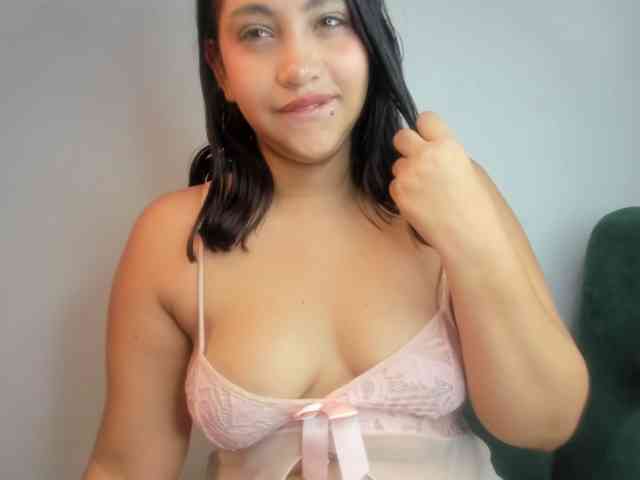 MelodyyJones webcam