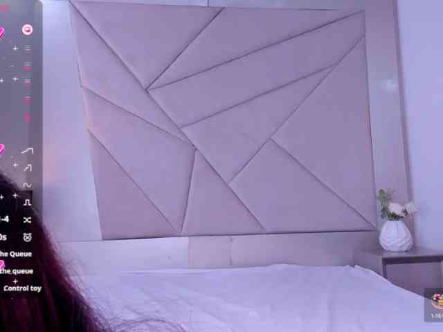MelodyyJones webcam