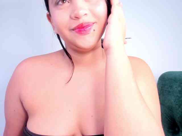MelodyyJones webcam