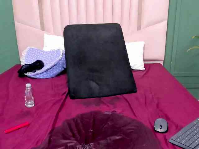 Veronika-Estrada webcam