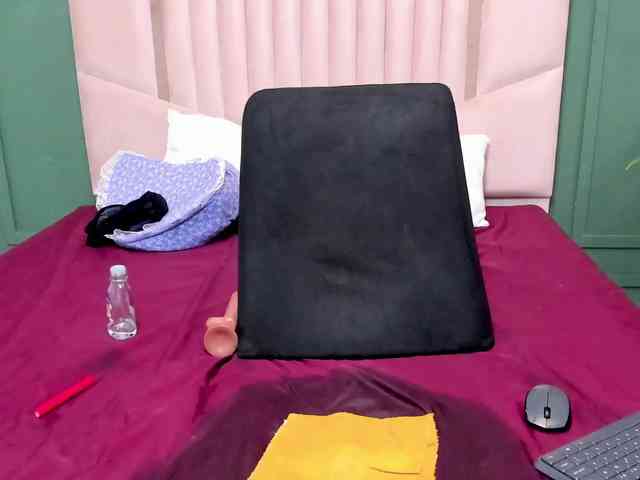 Veronika-Estrada webcam