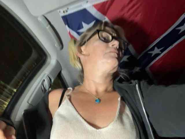 BustedKnuckleSlut webcam
