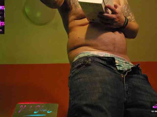 Hydro-BlastZ Live Webcam on BongaCams