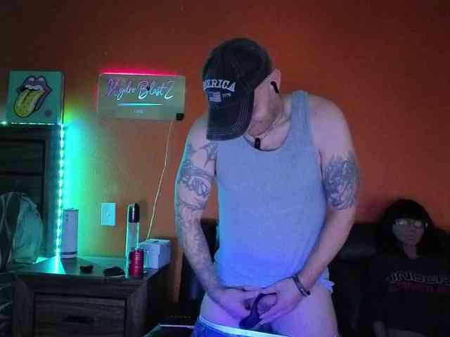 Hydro-BlastZ Live Webcam on BongaCams