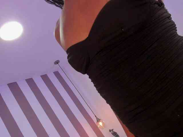 Anyelin-miller Live Webcam on BongaCams