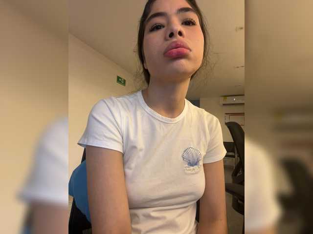 LeiaStone's BongaCams show and profile