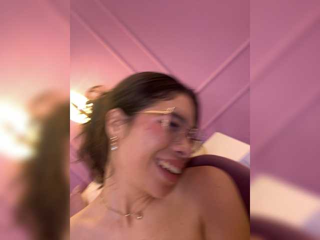 LeiaStone's BongaCams show and profile